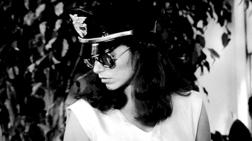 " Las Vanidades del Mundo, Las Grandezas del Imperio, se encierran en el Profundo Silencio del Cementerio " ( J'irai au Paradis car l'Enfer est ici... )