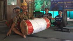 TSUNAMI BENEFIT Unheard Indonesia vol. 14: Serang Dakko and Friends in Makassar