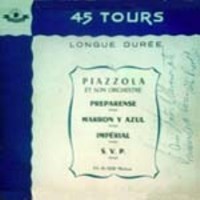 Su bandoneon y su orquesta de cuerdas